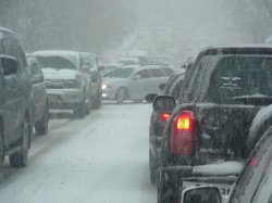 Борьба со снегом на ижевских дорогах